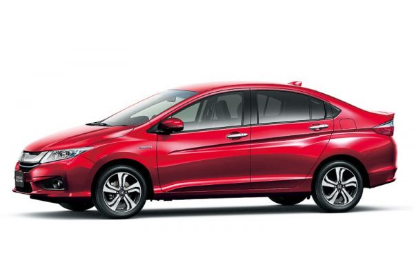 Honda grace чехлы